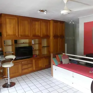 Un Pied-à-terre Au Centre De Papeete Papeete (Tahiti)